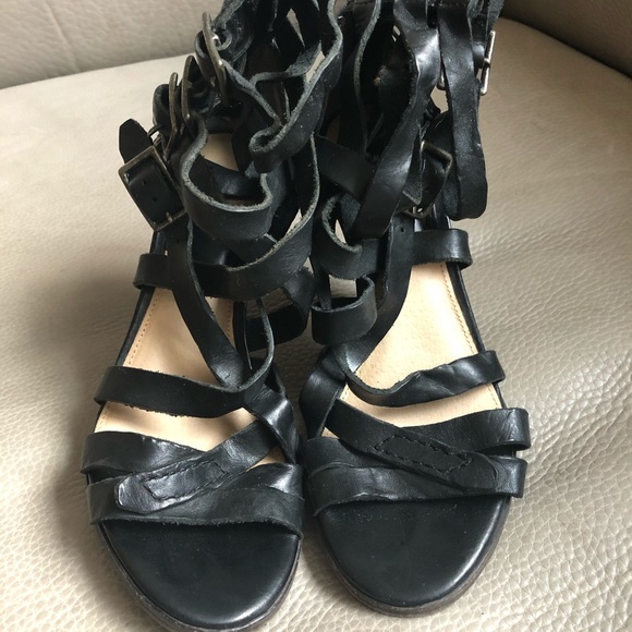 Frye High Ankle Gladiator Strap Sandals. - Picture 2 of 5